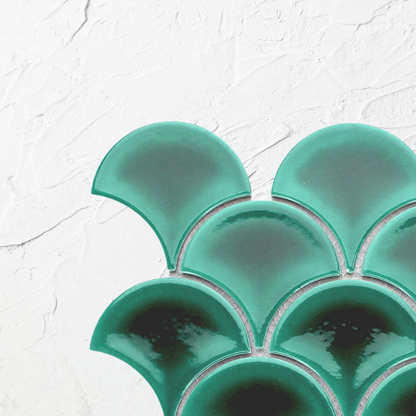 Reef Green Gloss Porcelain Glazed Fishscale 95x87mm