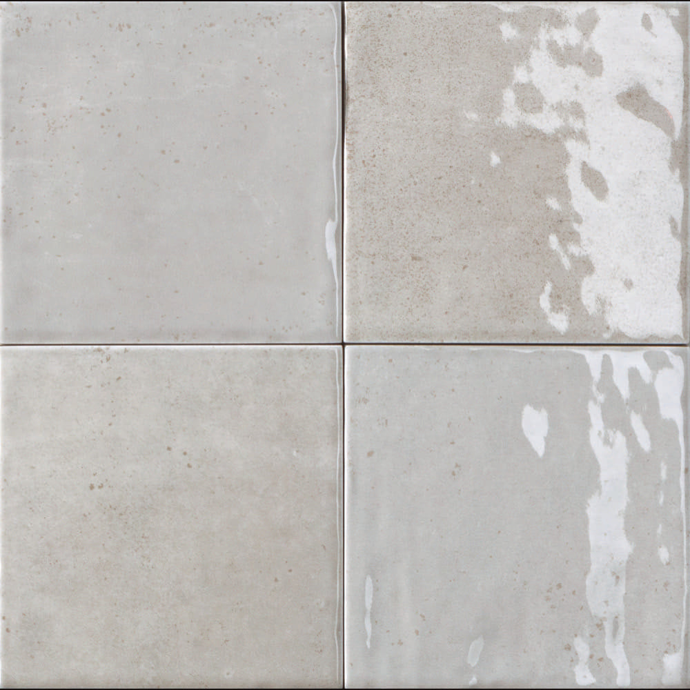 Alchemica Cenere Gloss 100x100mm close-up of the glaze variation