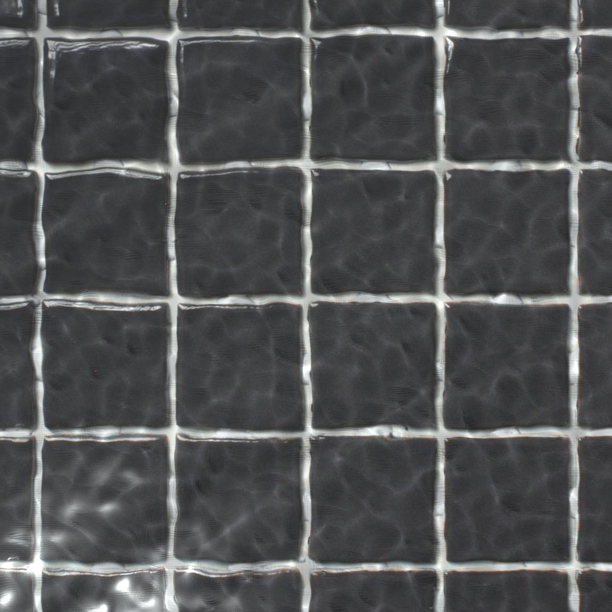 VitrA Anthracite Gloss Mosaic 50x50mm under water