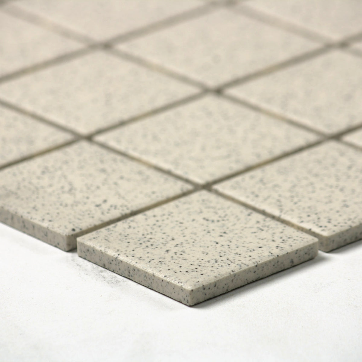 vitra dotti light grey matt r10b mosaic 50x50mm angle view