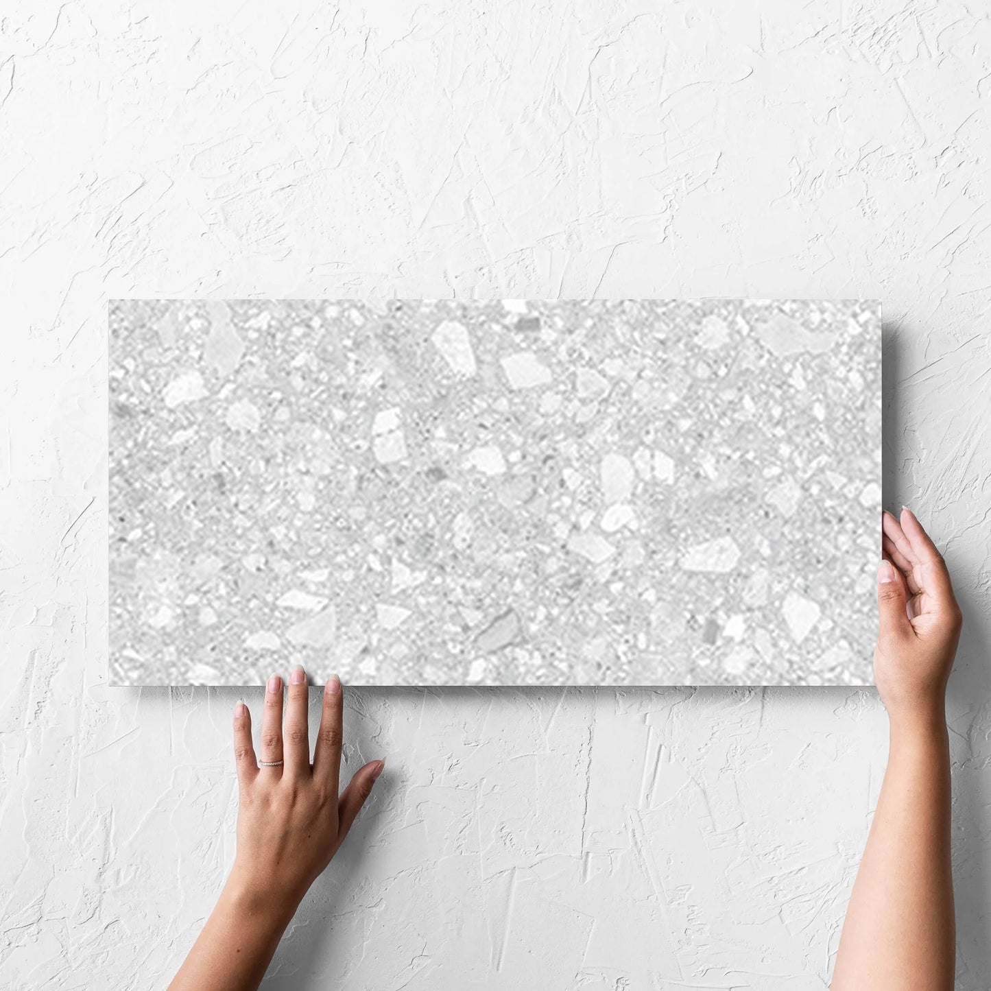 Vision White Lappato 300x600mm hand 1
