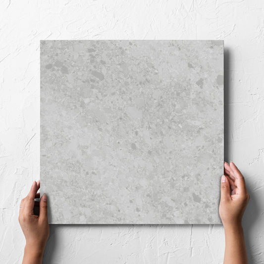 Isla Cloud Matt 450x450mm hand 6