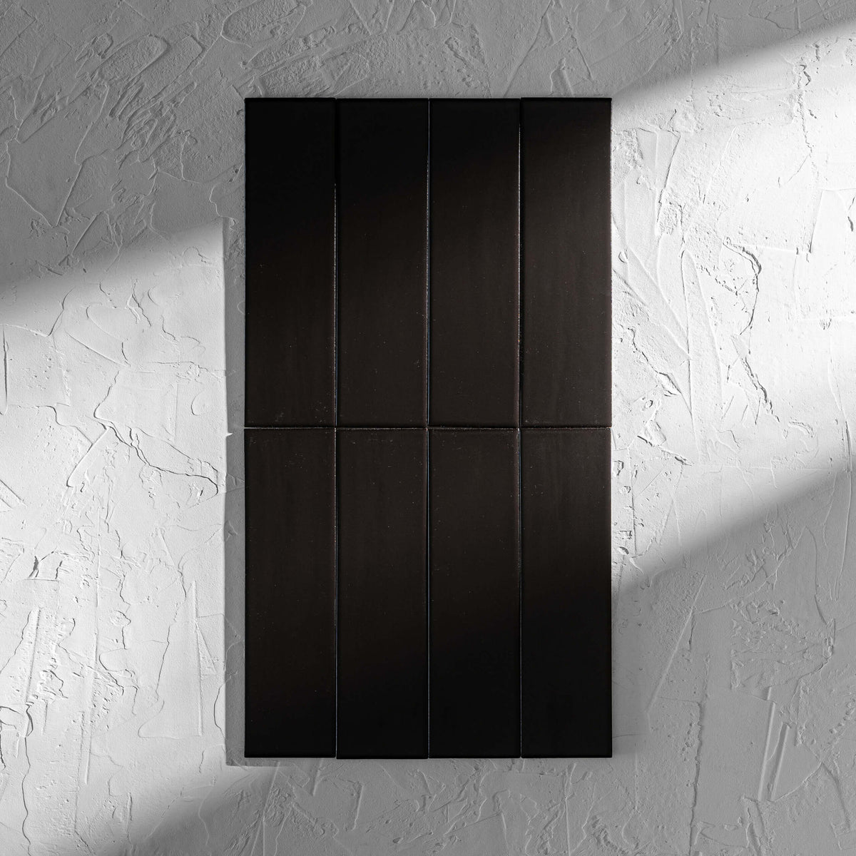 Brava Black Gloss 60x217mm close up detail