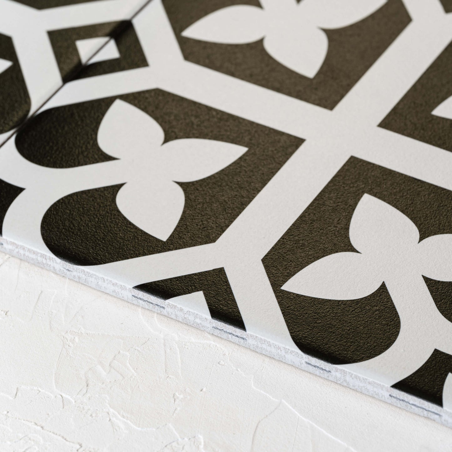 Picasso Bloom Black 200x200mm