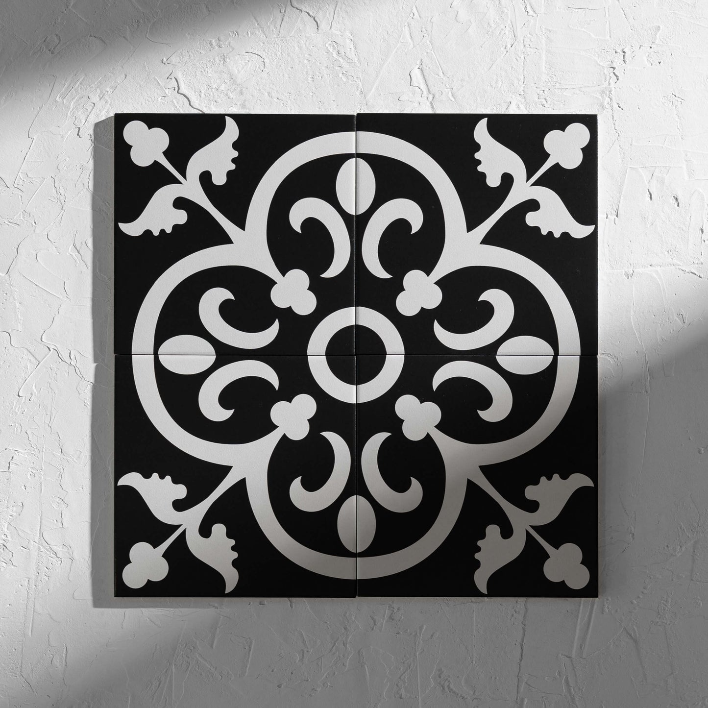 Picasso Crest Black 200x200mm