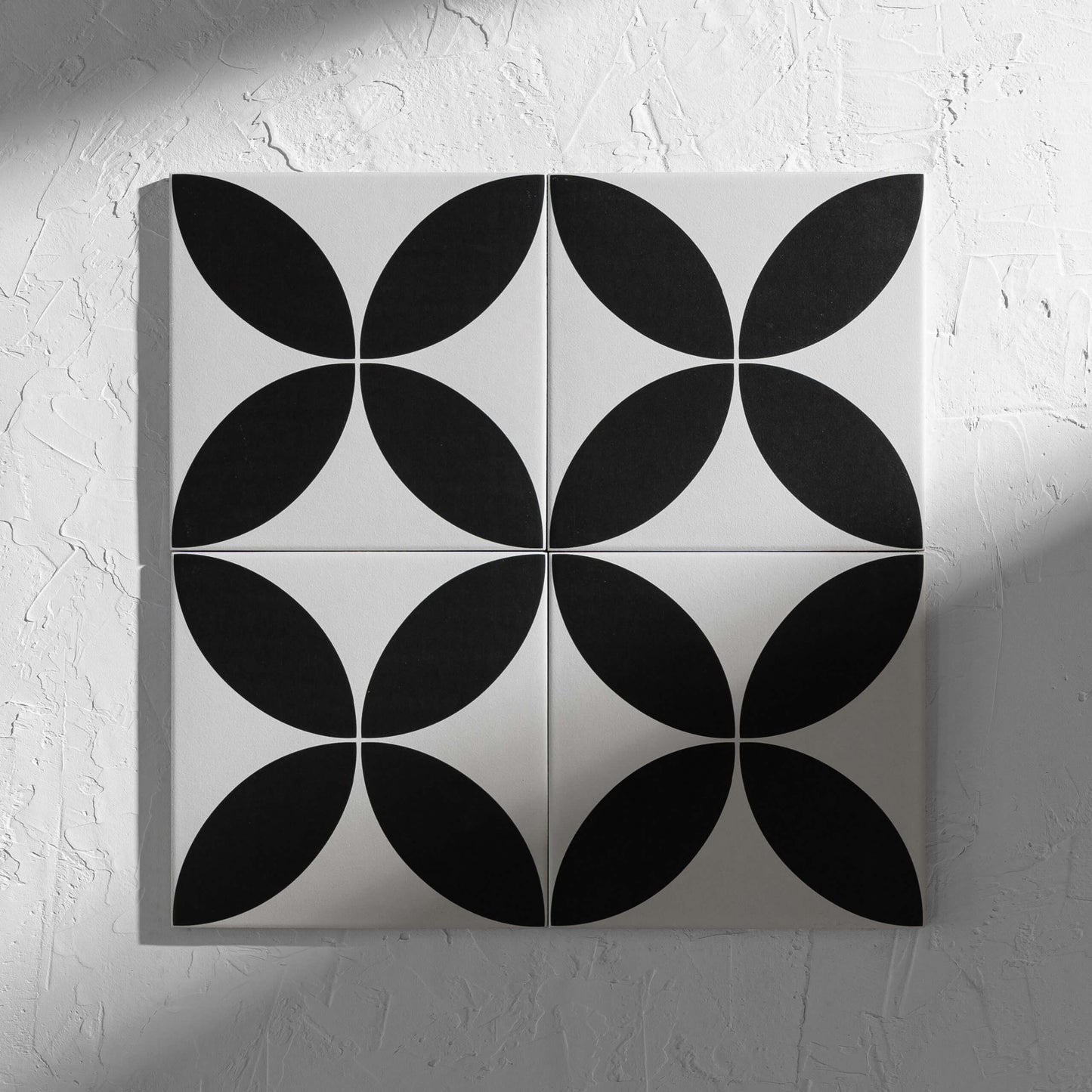 Picasso Flora Black 200x200mm