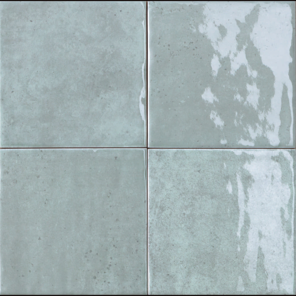 Alchemica Aqua Gloss 100x100mm close-up of the glaze variation