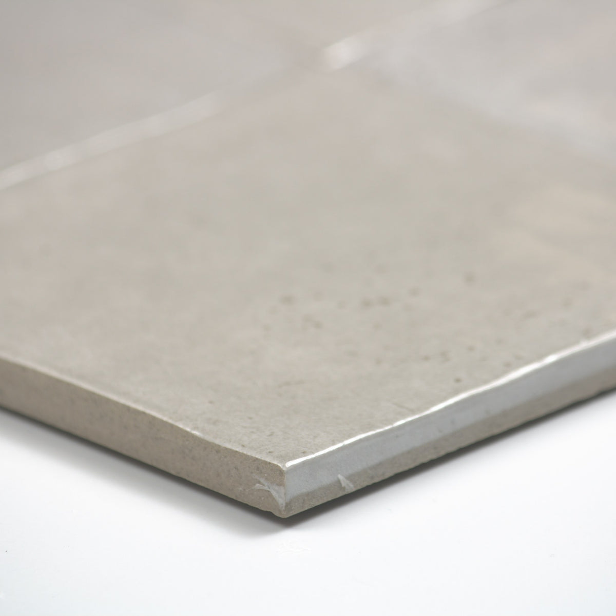 alchemica cenere gloss 100x100mm angle view