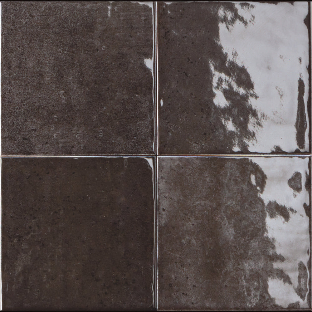 Alchemica Graphite Gloss 100x100mm close-up of the glaze variation