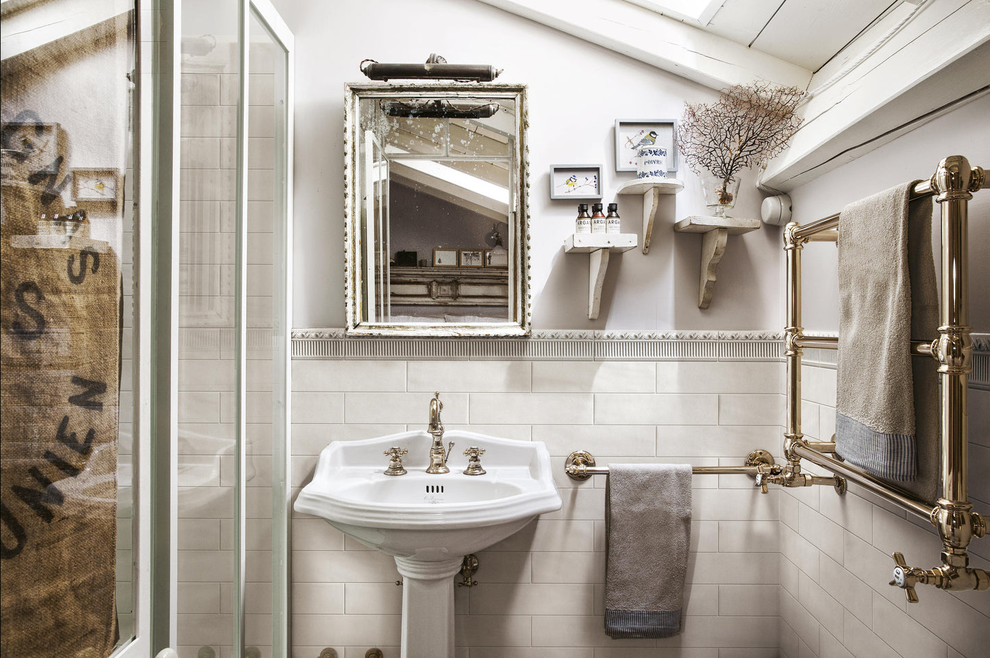 Aquarella White Matt 75x300mm lifestyle