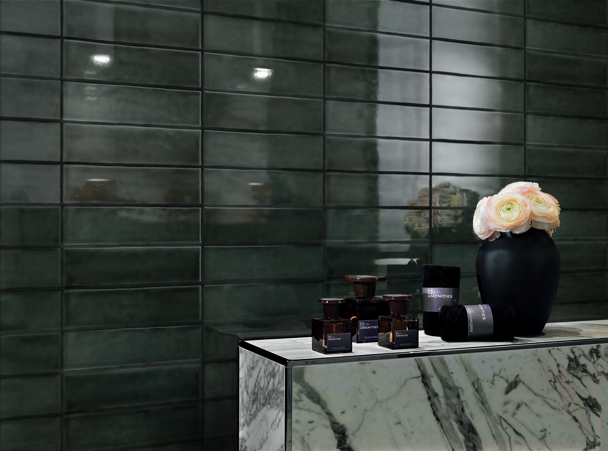 Aura Emerald Gloss 75x300mm lifestyle