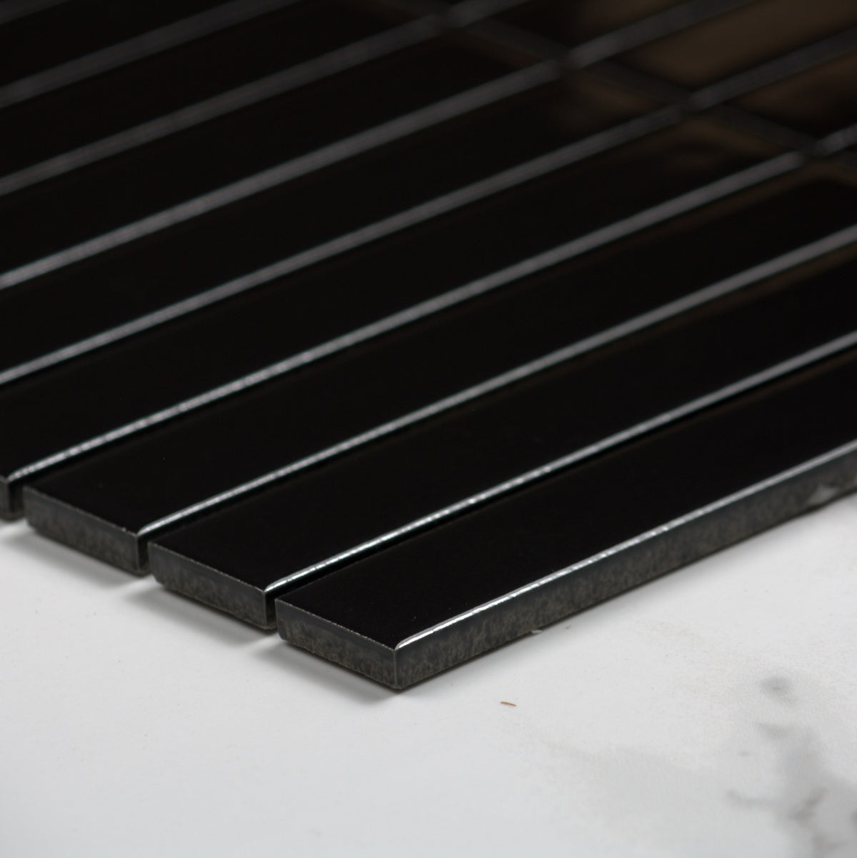 Black Gloss KitKat Straight Bone Pattern 22x145mm angle view