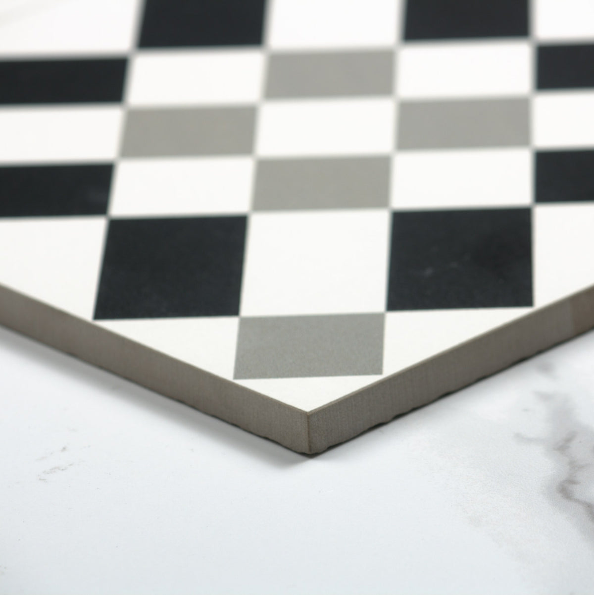 Patchwork Black & White 02 200x200mm angle view