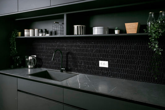 Boutique Nero Marquina Recycled Glass Feather 28X73Mm 258x298mm