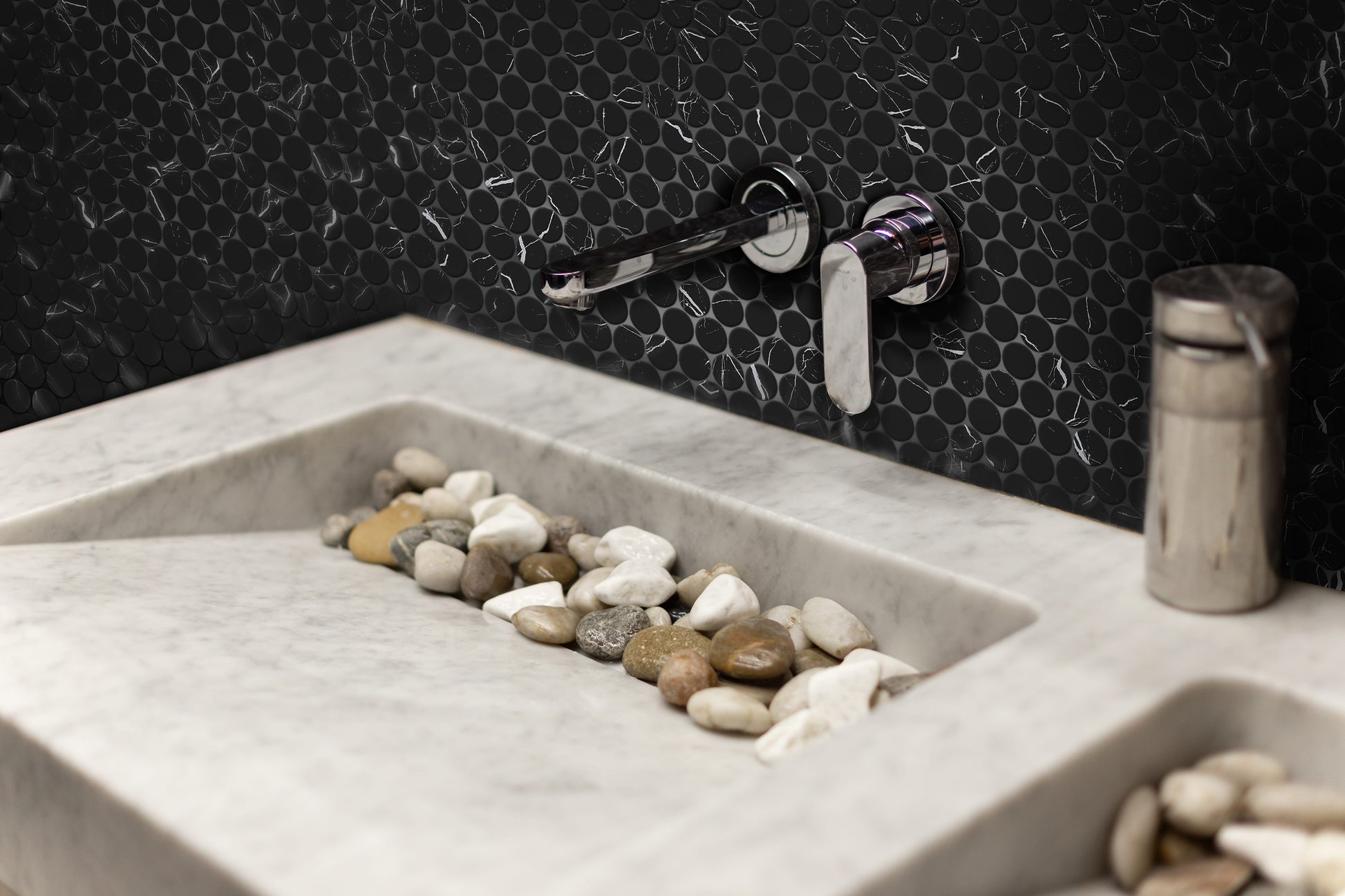Boutique Nero Marquina Recycled Glass Penny Round 290x315x20mm