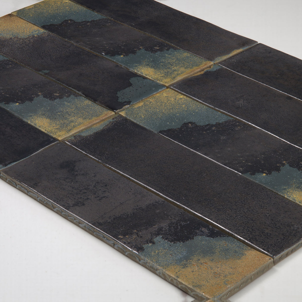 Granadella Carbon Gloss 64x223mm angle view