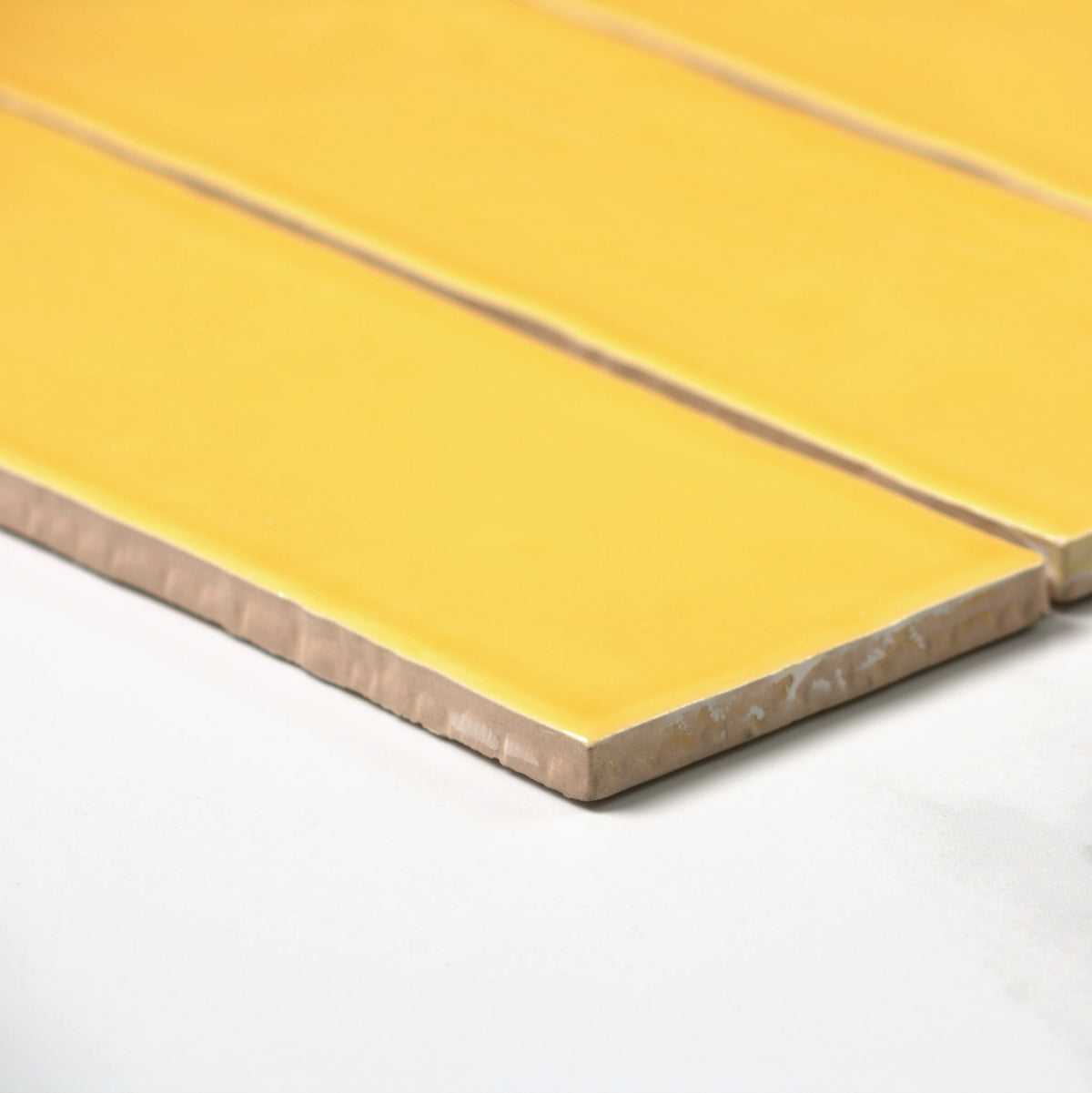 manual gloss yellow 75x300mm angle view