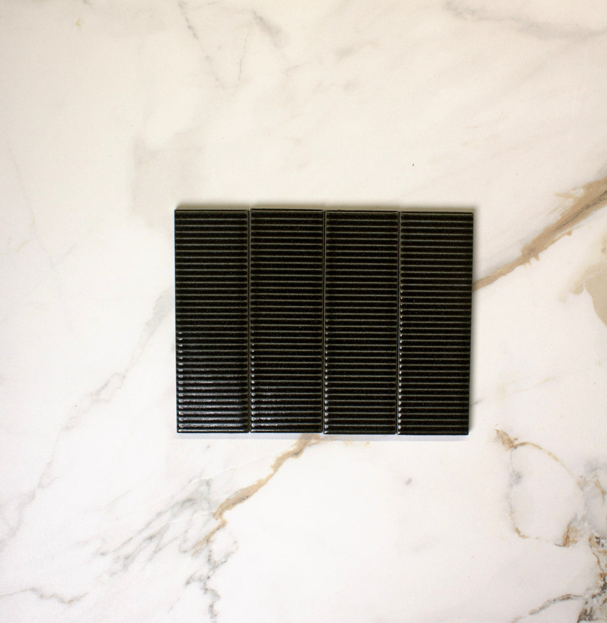 micare canale evergreen dark gloss 50x150mm top view