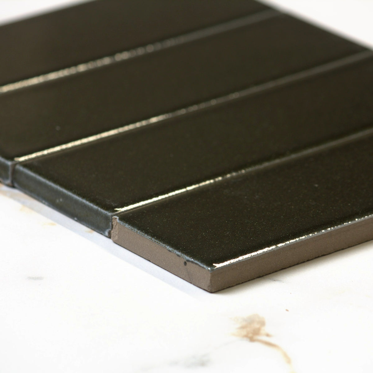 micare evergreen dark gloss 50x150mm angle view