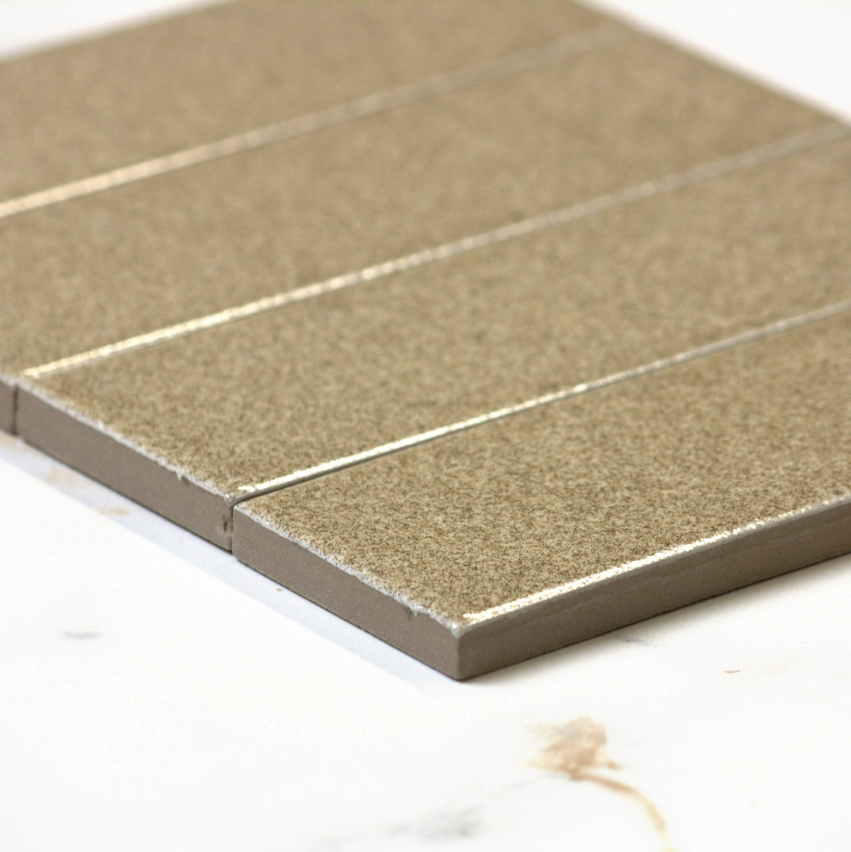 micare linen dark gloss 50x150mm angle view