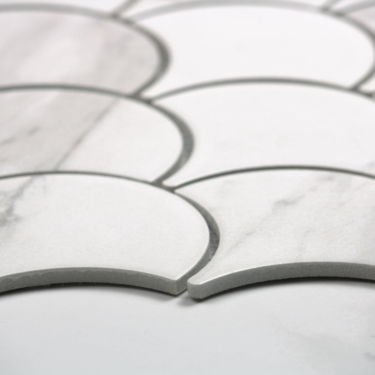 Carrara Look Matt Porcelain Glazed Fishscale 95x87mm angle view
