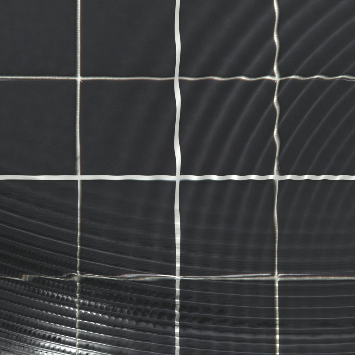 VitrA Anthracite Gloss Mosaic 100x100mm under water