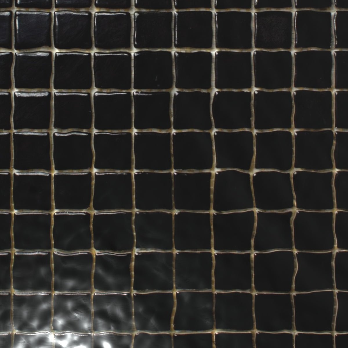 VitrA Black Gloss Mosaic 25x25mm under water
