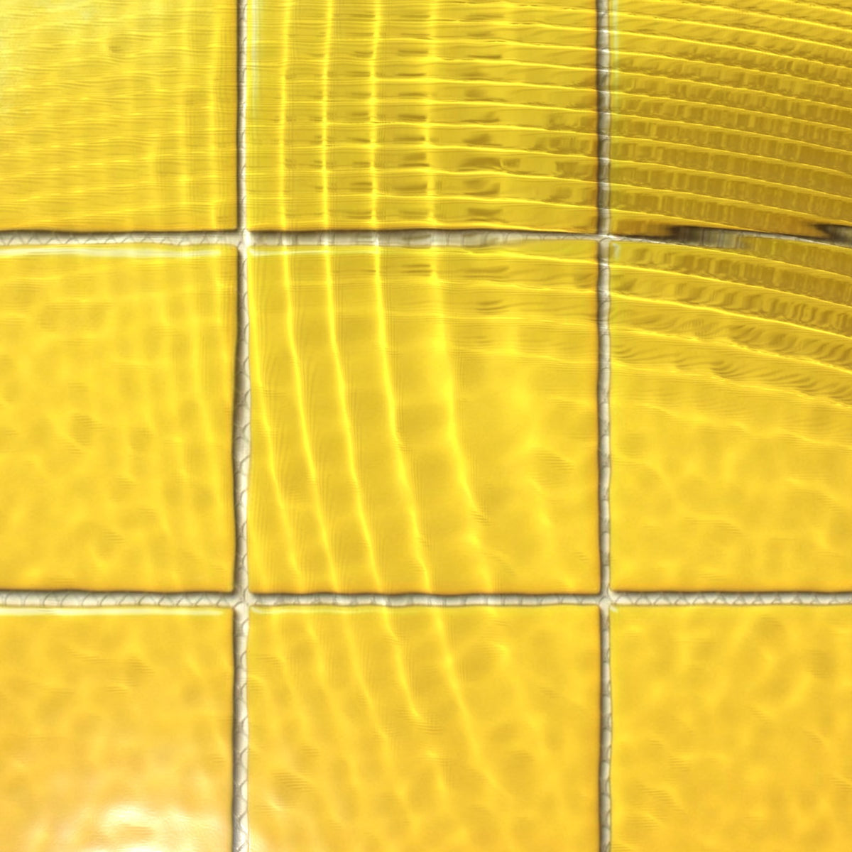 VitrA Yellow Gloss Mosaic 100x100mm under water