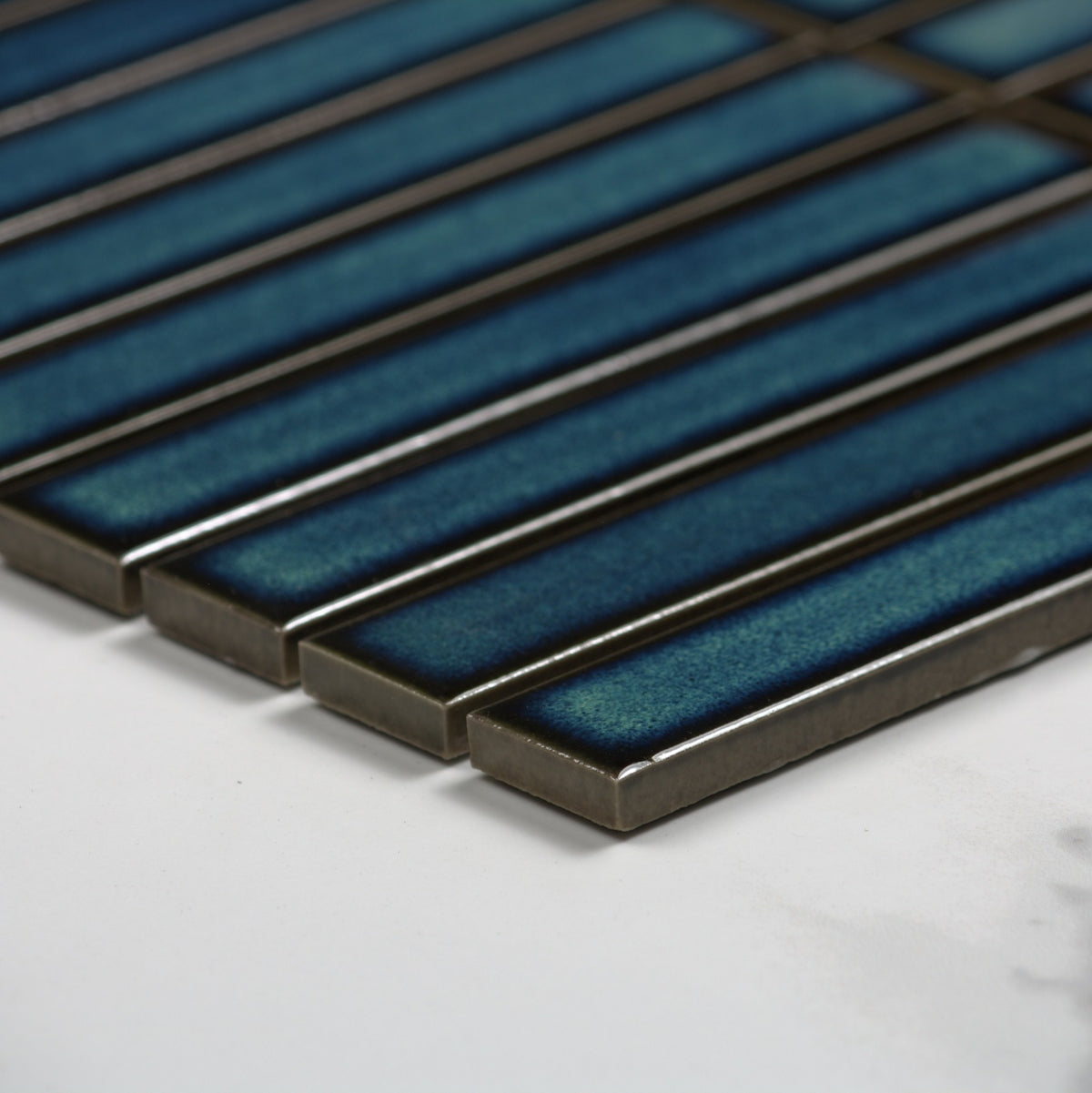 Shadow Dark Green Gloss KitKat Straight Bone Pattern 22x145mm angle view
