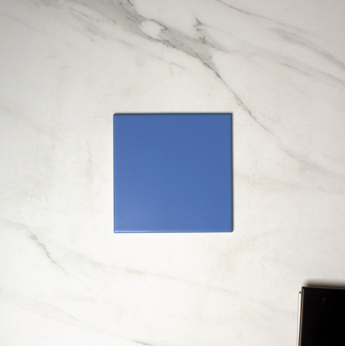 vitra azure blue matt 150x150mm top view