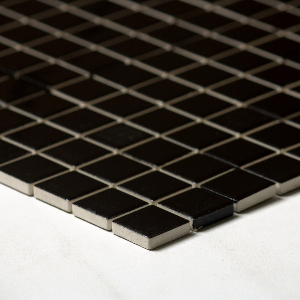 vitra black gloss mosaic 25x25mm angle view