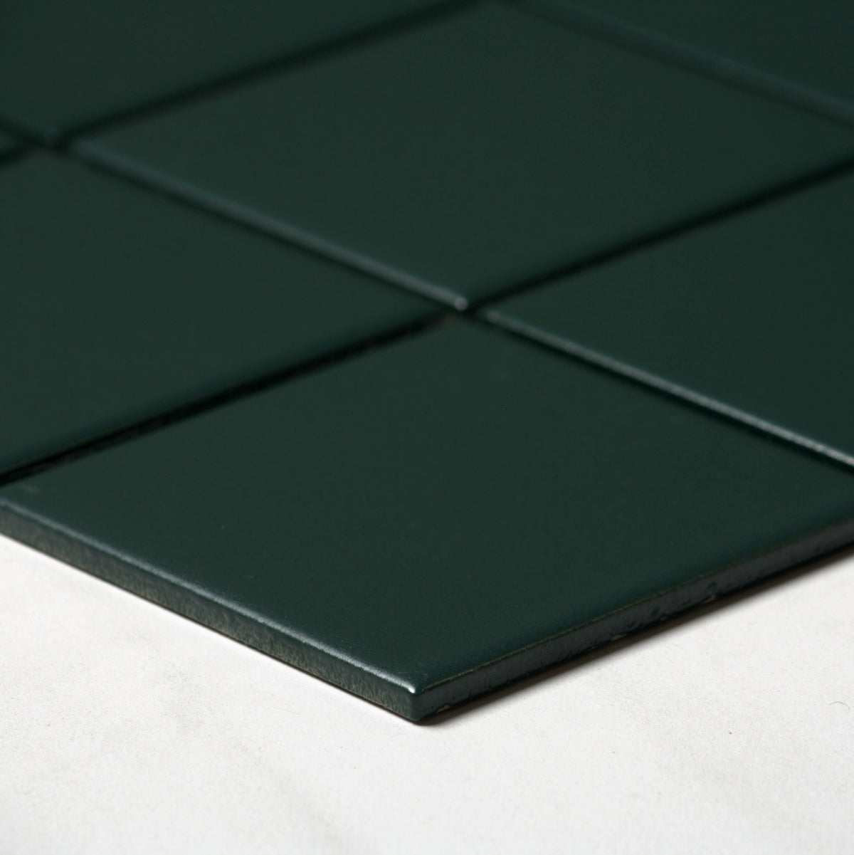 vitra pine green matt mosaic 100x100mm angle view