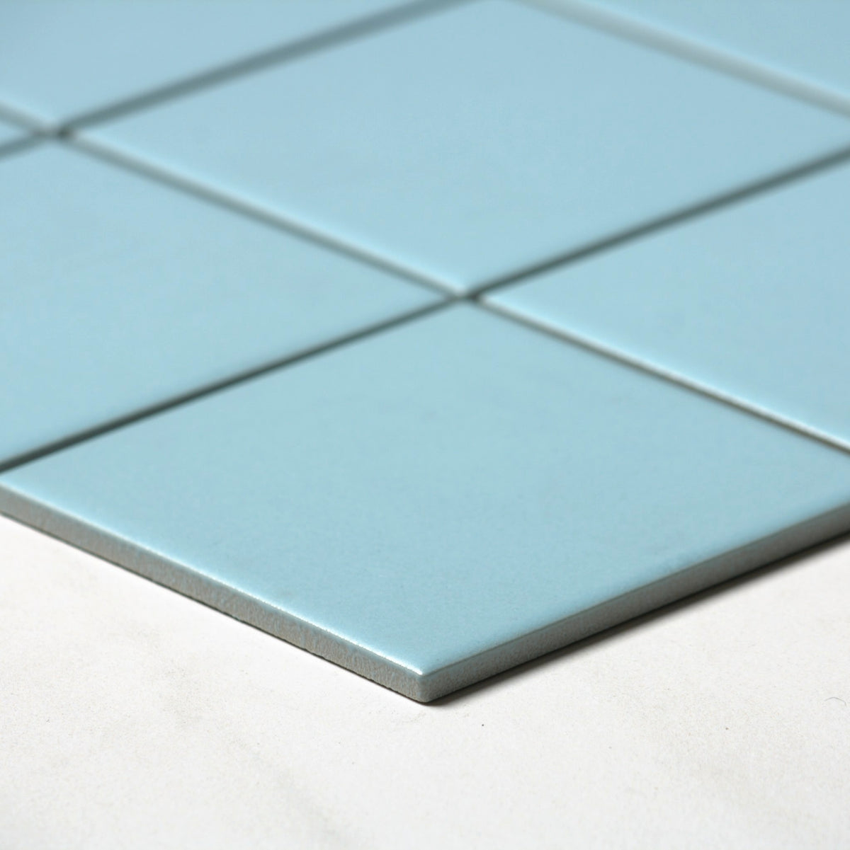 vitra pool blue matt mosaic 100x100mm angle view