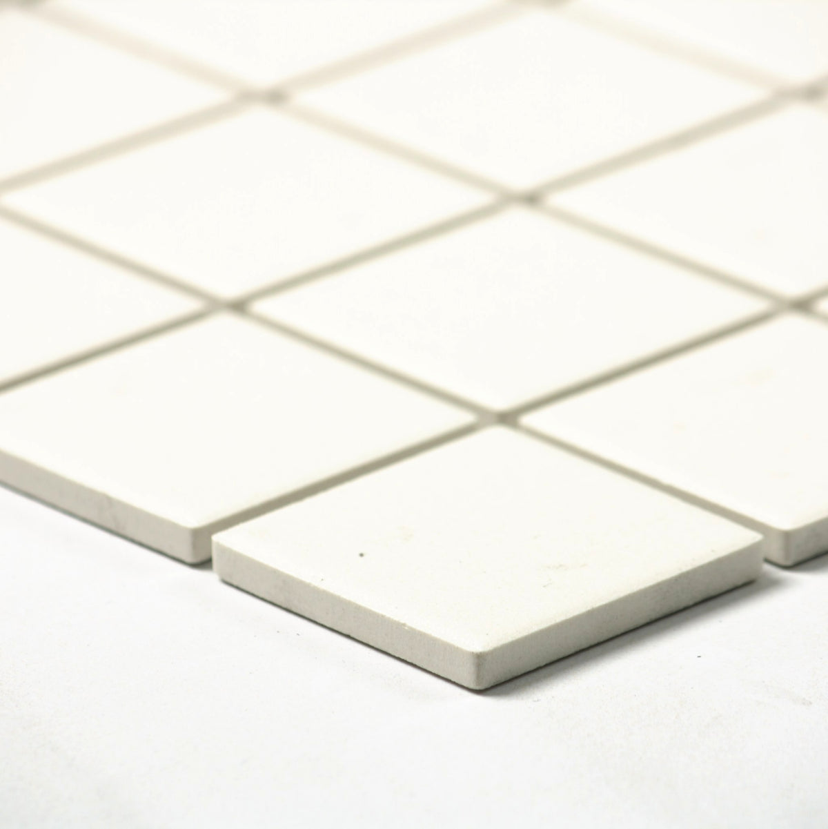 vitra uni super white matt r10b mosaic 50x50mm angle view